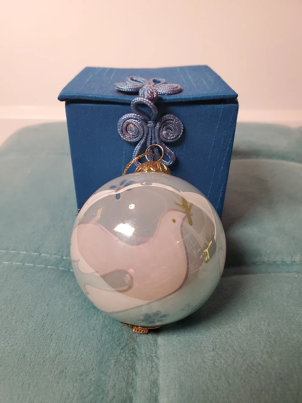 Vintage 2002 Pier 1 Li Bien Peace Dove Glass Ornament with Box
